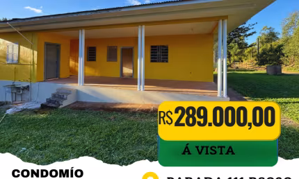 Lindo sítio com casa em condomínio fechado, parada 111 da RS020