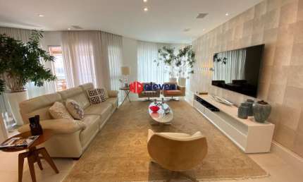 Pulquérrimo! Apartamento finamente decorado , 04 suites, 03 vagas de garagem demarcadas.