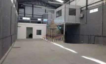 Galpão 500 m² Itaquera. Em Av. VÃO LIVRE. Pé direito 10 metros