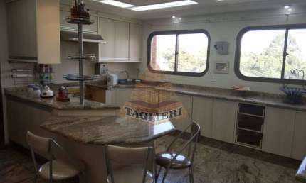 Apartamento em ótima localização em frente do parque ceret.
