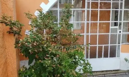 TERRENO Casa térrea de esquina 245 com dormitórios, sala grande, cozinha gr