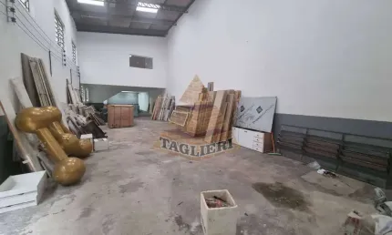 Barracão / Galpão / Depósito com 4 salas à venda na Vila Carmosina, São Paulo 