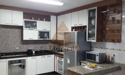 Sobrado 3 dormitórios,1suite,com armários, 125 metros, 2 vagas