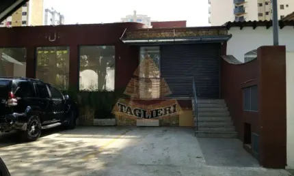 Casa comercial ideal escolas, clínicas, loja laboratórios, rede alimentícia