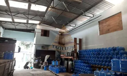 Galpão c/ terreno de 10 x 50m próximo da aven. cons. carrão pé direito alto
