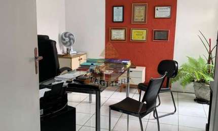 Casa no Tatuapé com  240 m² abaixo da avaliação!! Raridade!