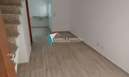 Sobrado em Condomínio Fechado – 2 Suítes e 2 Vagas – Parada Inglesa