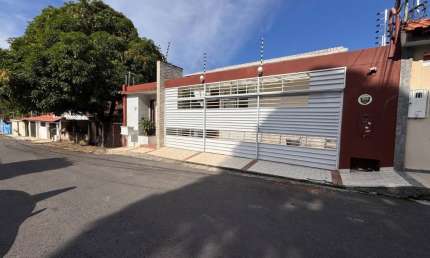 Casa com 3 quartos à venda na Rua Quinto Cúrcio, s/n, Adrianópolis, Manaus