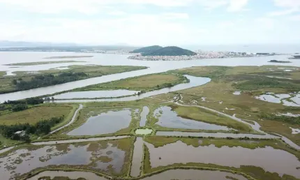 Terreno à venda no Centro, Laguna  por R$ 1.800.000