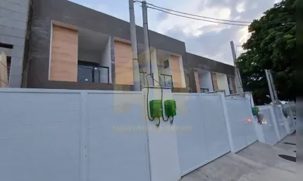Casa com 2 quartos à venda em Campo Grande, Rio de Janeiro , 70 m2 por R$ 300.000