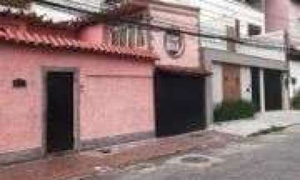 Casa com 2 quartos à venda em Bangu, Rio de Janeiro , 200 m2 por R$ 260.000