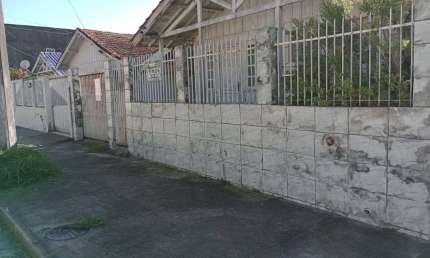 Casa com 3 quartos à venda no Mar Grosso, Laguna  por R$ 219.000