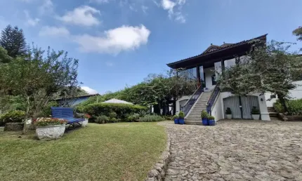 Casa em condomínio fechado com 3 quartos à venda na Área Rural de Petrópolis, Petrópolis , 700 m2 por R$ 2.490.000