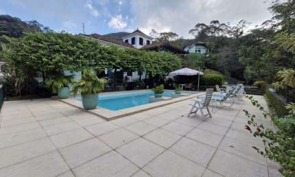 Casa em condomínio fechado com 3 quartos à venda na Área Rural de Petrópolis, Petrópolis , 700 m2 por R$ 2.490.000