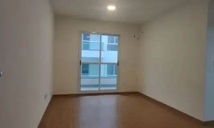 Localizado no bairro de bangu, no rio de janeiro, este apartamento de 2 dormitórios é ideal para quem busca conforto e praticidade. com uma área total e privativa de 52m², o imóvel conta com esquadria