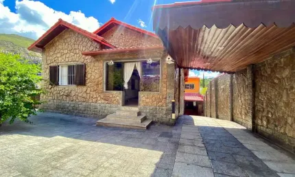 Casa com 6 quartos à venda no Centro, Petrópolis  por R$ 1.150.000