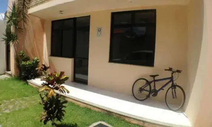 Casa em condomínio fechado com 2 quartos à venda no Pitangueiras, Lauro de Freitas  por R$ 370.000