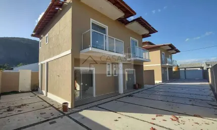 Casa com 2 quartos à venda na Rua São Gabriel, 05, Itaipuaçú, Maricá, 65 m2 por R$ 320.000