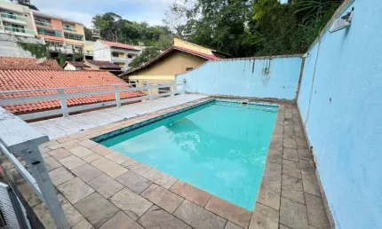 Casa com 4 quartos à venda na Vila Valqueire, Rio de Janeiro , 248 m2 por R$ 860.000