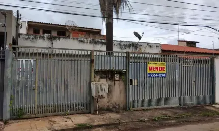 Casa com 3 quartos à venda na QE 24, Guará II, Brasília, 200 m2 por R$ 599.990