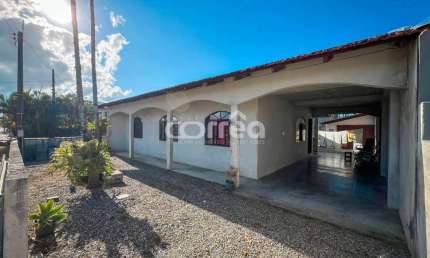 Casa com 3 quartos à venda na Rua José Tomaza De Souza, 98, Salinas, Balneário Barra do Sul, 140 m2 por R$ 450.000