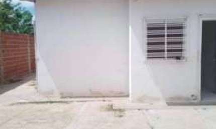 Casa com 2 quartos à venda na Vila Caiúba, São Paulo  por R$ 240.000