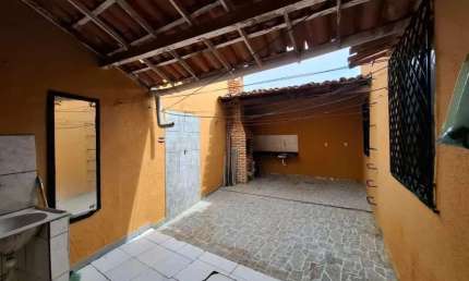 Casa com 3 quartos à venda na Bela Vista, Osasco  por R$ 270.000