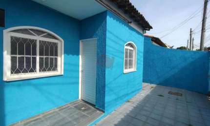 Casa com 2 quartos para alugar na Laurinda Correa dos Santos, 01, Campo Grande, Rio de Janeiro, 60 m2 por R$ 1.300
