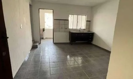 Casa com 2 quartos à venda no Parque João Ramalho, Santo André  por R$ 230.000