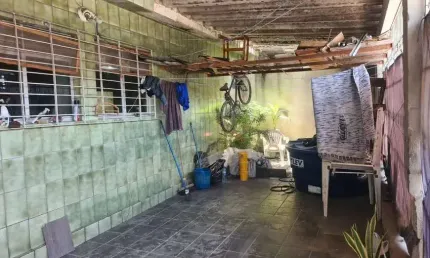 Casa com 3 quartos à venda no Jardim Roberto, Osasco  por R$ 290.000