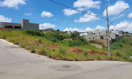 Terreno à venda no São Damião, Vespasiano  por R$ 220.000