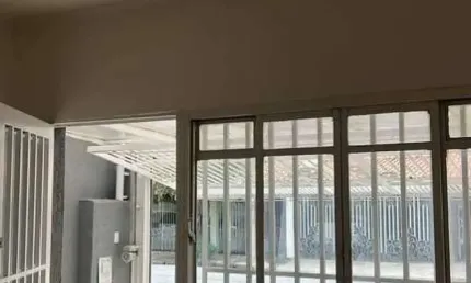 Casa com 3 quartos à venda no Jardim Tietê, São Paulo  por R$ 340.000
