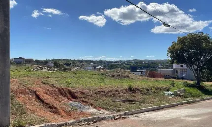 Terreno em condomínio fechado à venda em Gran Royalle, Lagoa Santa  por R$ 550.000
