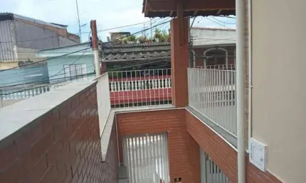 Localizado no bairro jardim ana estela, em carapicuíba, este sobrado é a opção ideal para quem busca conforto e praticidade. com entrada a partir de 45 mil e parcelas a partir de 1200 reais, você pode