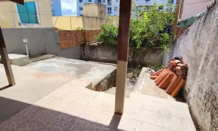 Casa com 2 quartos para alugar na vila praiana, lauro de freitas  por r$ 1.800