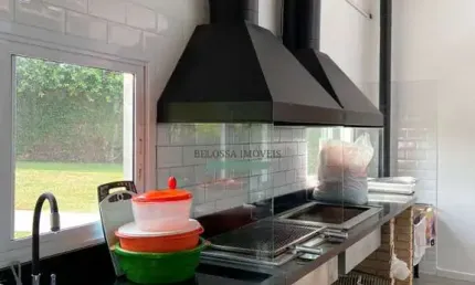 Chácara / sítio com 4 quartos à venda na LUIZA PORCARI CORASSA, 77, Medeiros, Jundiaí por R$ 2.490.000