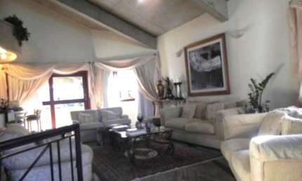 Casa para venda no Taquaral, 4 suites,master com closet e hidro. Livin 4 ambientes, amplo mezanino, lareira,lazer,paisagismo,canil.