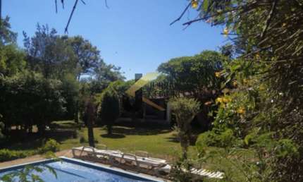Chácara à venda em Hortolândia com1000 m2 plana, sobrado de 120m2 conceito aberto. Quartos mezaninos de alvenaria, 2 banheiros.Lazer.Paisagismo.