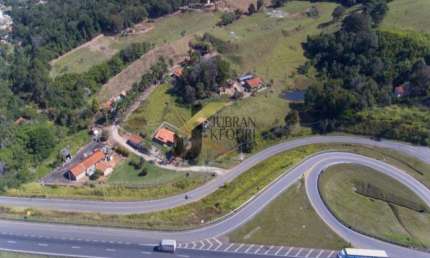 Sítio à Venda Itatiba 68.000 m2, na beira da D. Pedro, 6 casas , água de mina; rancho, paiol. Sabesp próxima com expansão da rede.