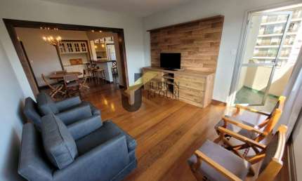 Apartamento à venda em Poços de Caldas, com 3 dormitórios (1 suíte ) , 1 vaga , living com sacada .