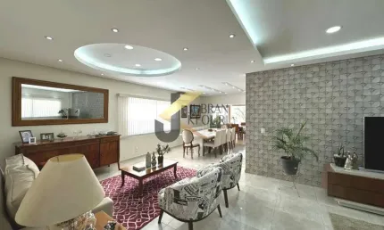 Casa à venda no Swiss Park com quartos (4 suítes, 2 com closet), espaço gourmet, piscina e 4 garagens