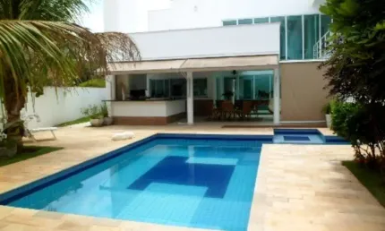 Casa à venda no alphaville campinas, com 5 suítes, piscina e churrasqueira.
