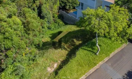 Lote à venda em condomínio desejado de valinhos com 1.000m2 cercado de muita área verde. condomínio com segurança  pronto para construir .