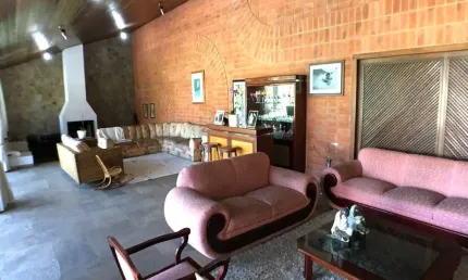 Casa térrea em condomínio à venda no São Quirino - Campinas, com 4 suítes, piscina, churrasqueira e quadra de tênis.