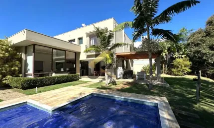 Casa à venda em condomínio em joaquim egídio - campinas, com 3 suítes lazer privativo e garagem para vários carros.