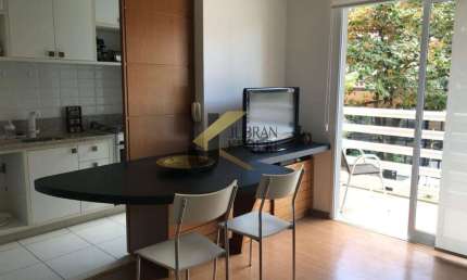 Apartamento para aluguel no Cambuí - Campinas, totalmente mobiliado com 1 suíte, hidro, 2 vagas no subsolo.