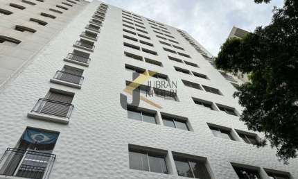Apartamento à venda , Vila Itapura, em Campinas. Com 3 espaçosos dormitórios, incluindo uma suíte elegante, este imóvel oferece todo o conforto e privacidade