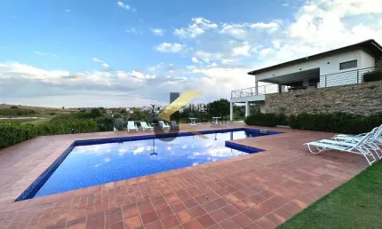 Terreno em condomínio à venda na região do Alphaville Campinas, com 561 m², pronto para receber a casa dos seus sonhos.