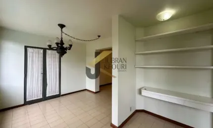 Casa à venda no Jardim Paraíso - Campinas, com 3 dormitórios (1 suíte), piscina e garagem para vários carros.