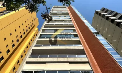Apartamento à venda em Cambuí - Campinas, com 3 quartos (1 suíte máster e 2 americanas) e 2 garagens independentes no subsolo.
